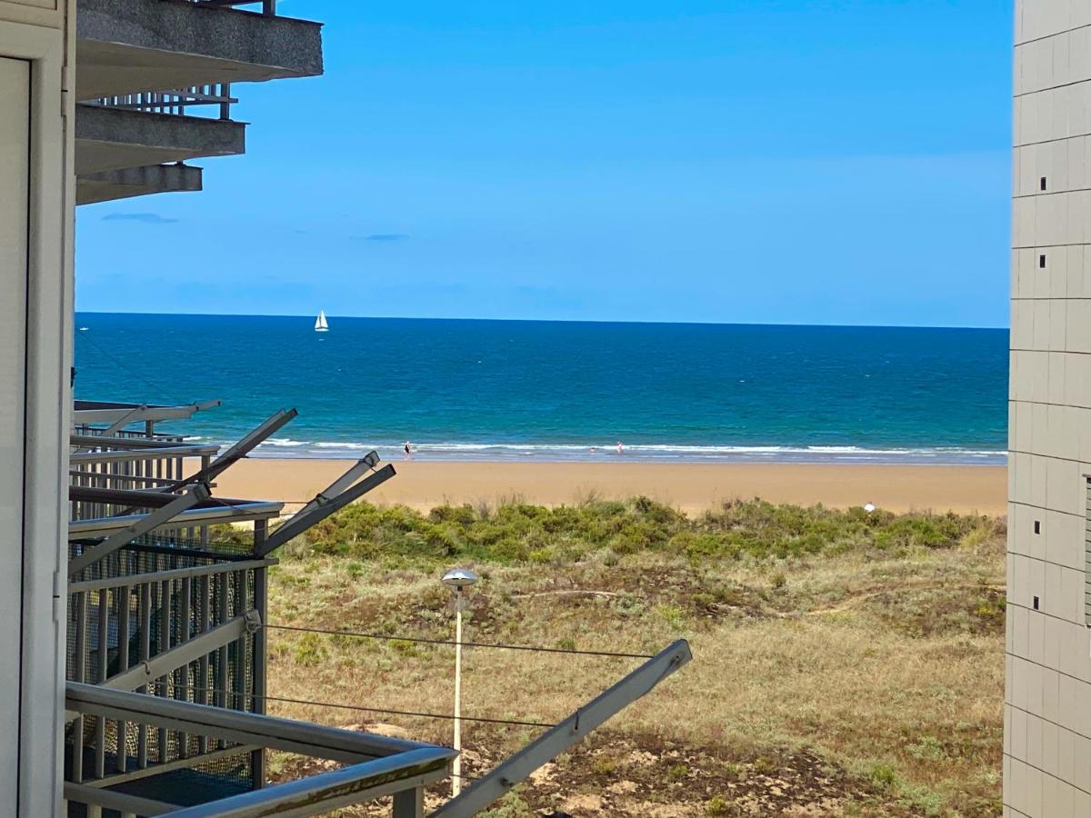 Piso Primera Linea De Playa Laredo Luaran gambar